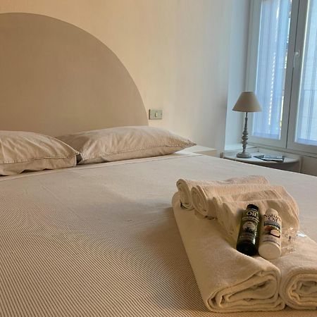 Studio Apartment Una Finestra Su Комо Экстерьер фото