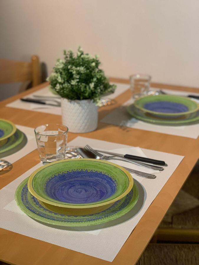 Studio Apartment Una Finestra Su Комо Экстерьер фото
