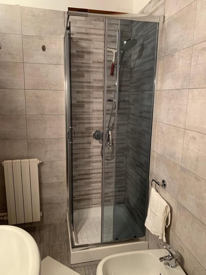 Studio Apartment Una Finestra Su Комо Экстерьер фото