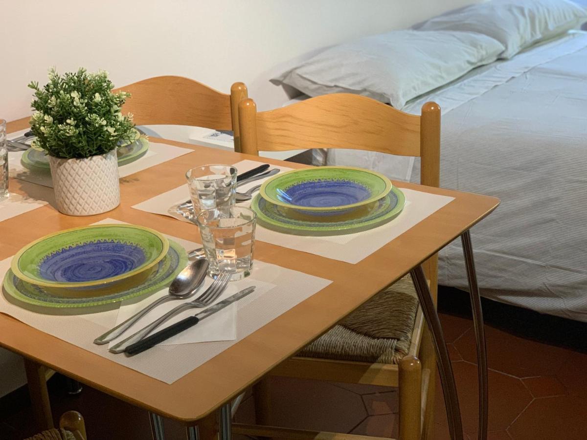 Studio Apartment Una Finestra Su Комо Экстерьер фото