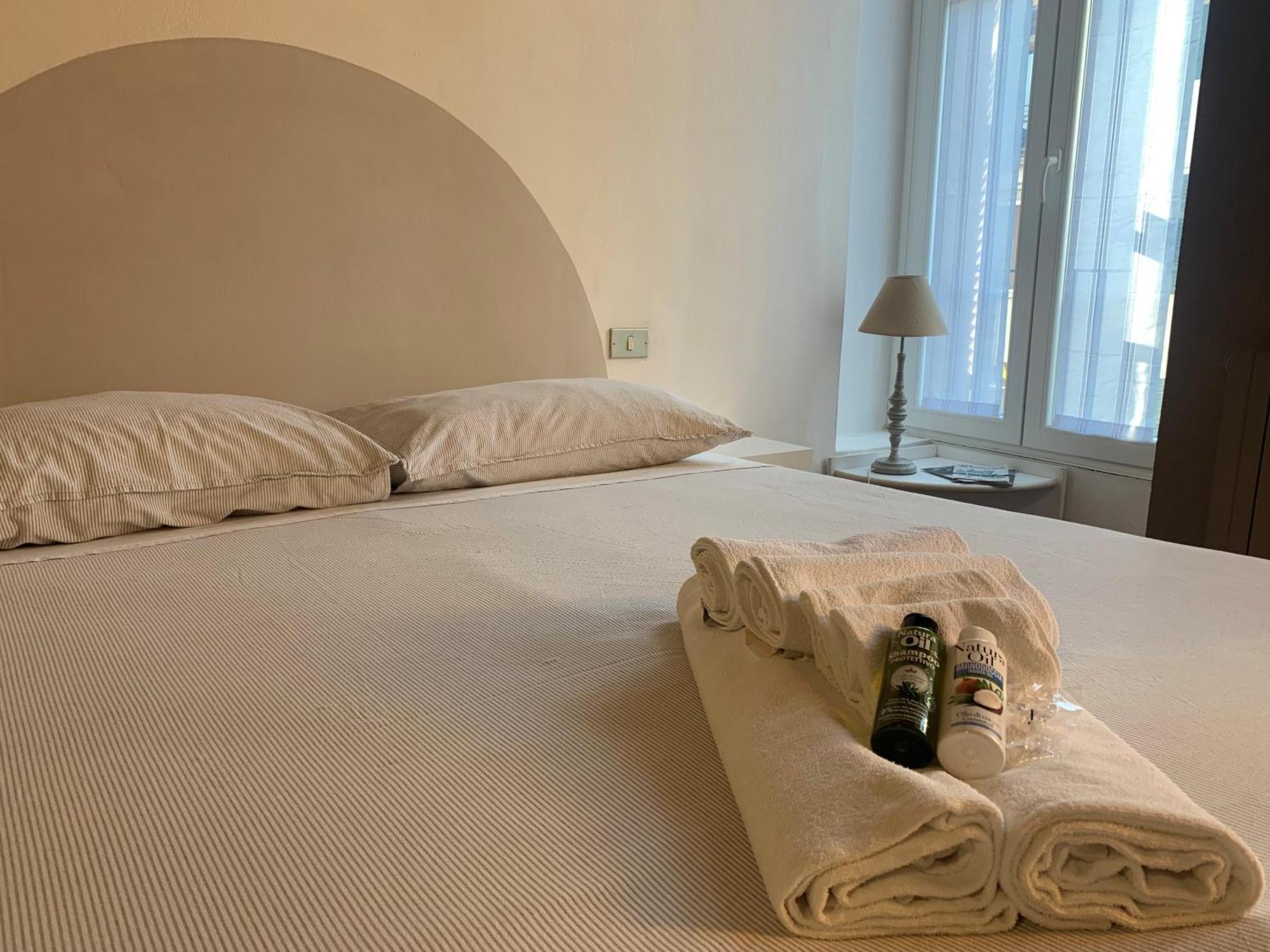 Studio Apartment Una Finestra Su Комо Экстерьер фото